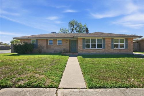501 Dolphin Pl, Corpus Christi, TX, 78411-2213 | Card Image