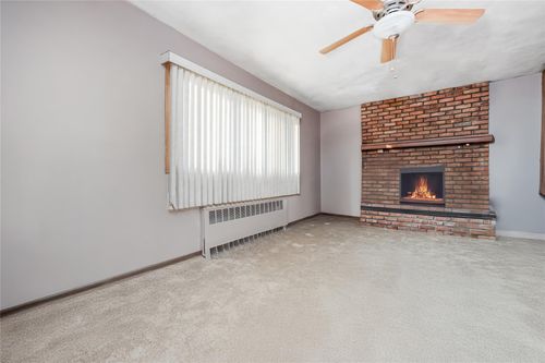 16 Michel Ave, Farmingdale, NY, 11735-4524 | Card Image