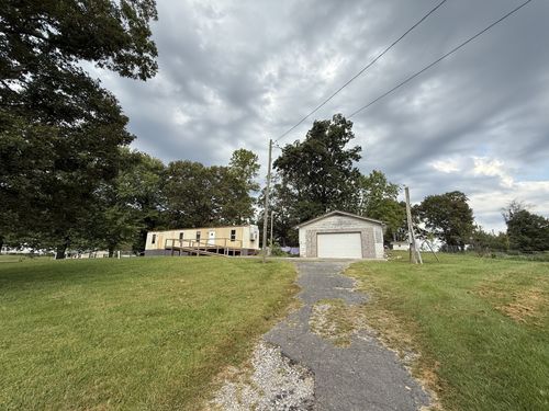 39 Rock Ave, Palmer, TN, 37365-2637 | Card Image