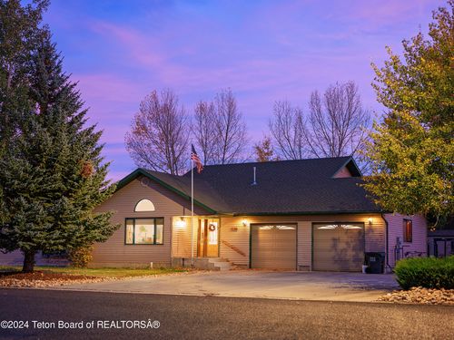 124 Fox Willow Drive, Pinedale, WY, 82941 | Card Image