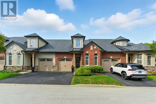 4 Burgundy Grove, Hamilton (Meadowlands), ON, L8K0E7 | Card Image