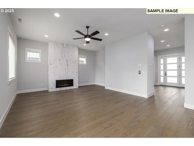 15209 Se Towers Ter, House other with 3 bedrooms, 3 bathrooms and 2 parking in Milwaukie OR | Image 4