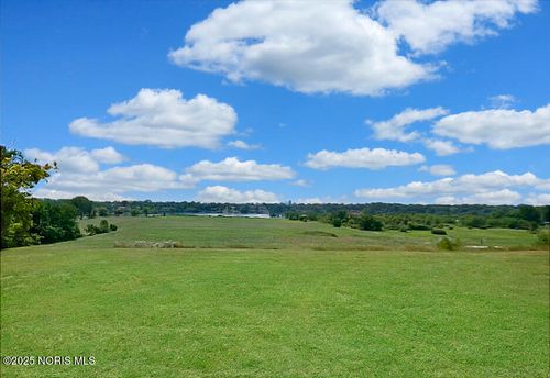 327 River Bend Ln, Maumee, OH, 43537-3788 | Card Image