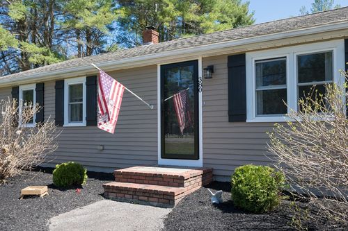 380 Walnut Plain Rd, Rochester, MA, 02770-4036 | Card Image