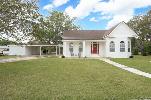1503 S 2nd St, Floresville, TX, 78114-2246 | Card Image