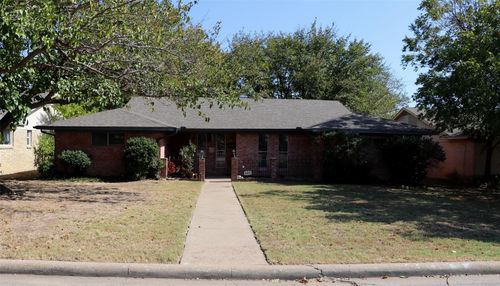 585 Manco Rd, Lewisville, TX, 75067-3519 | Card Image