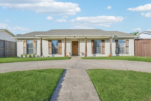 813 Stone Trail Dr, Plano, TX, 75023-7107 | Card Image