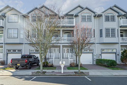 30 S Coolidge Ave, MARGATE CITY, NJ, 08402-2233 | Card Image