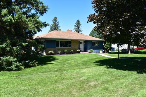 401 N Burlington Ave, Fergus Falls, MN, 56537-2316 | Card Image