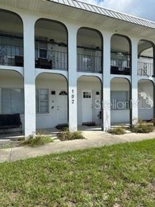 102 Lullwater St, DELTONA, FL, 32725-8042 | Card Image