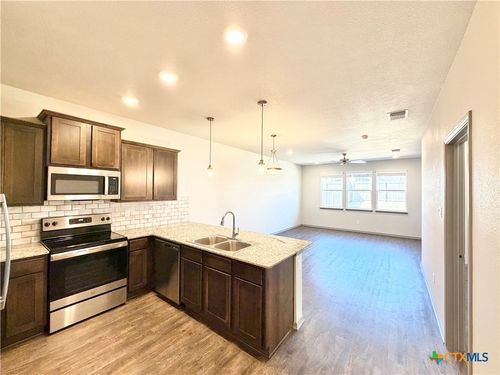 326 Green Valley Dr, Copperas Cove, TX, 76522-7233 | Card Image