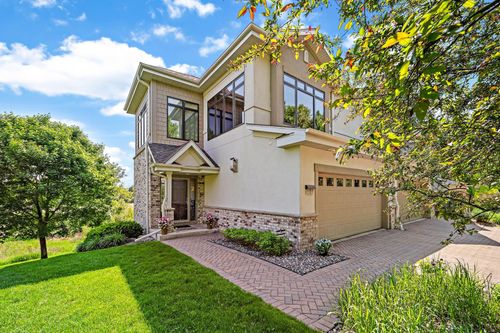 101 Willoughby Way E, Minnetonka, MN, 55305-5316 | Card Image