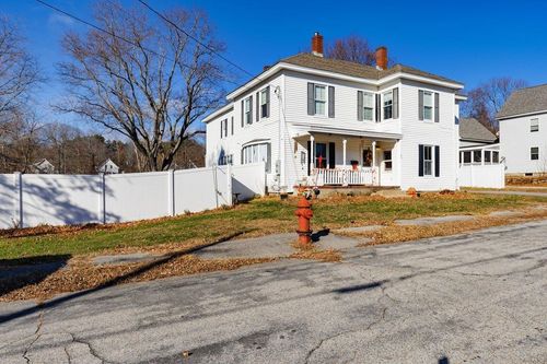 42 Bunker St, Farmington, NH, 03835-3307 | Card Image