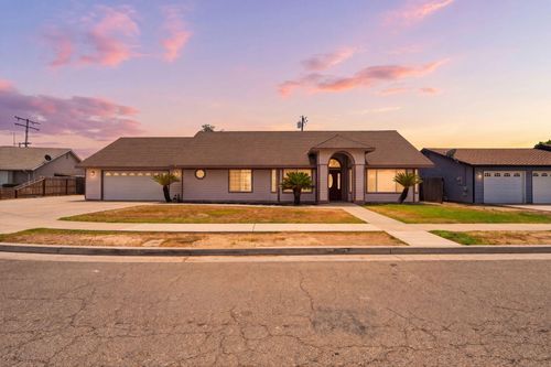 1487 Boyd Ct, Tulare, CA, 93274-3089 | Card Image