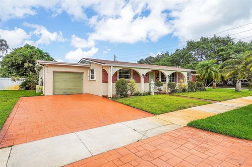 2705 Roosevelt St, HOLLYWOOD, FL, 33020-2940 | Card Image