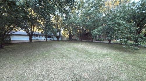 307 E Dewey Camp Dr, Florence, MS, 39073-8666 | Card Image