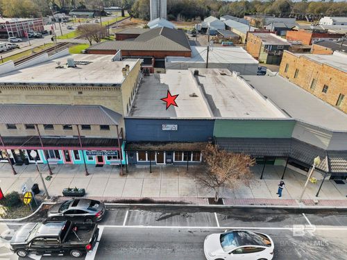 105 N Main St, Atmore, AL, 36502-1711 | Card Image