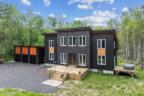 389 Concession 2, Sunderland, ON, L0C1H0 | Card Image