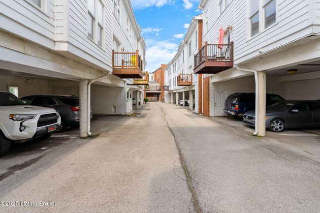 10600 Norton Commons Walk, Condo with 2 bedrooms, 2 bathrooms and null parking in Prospect KY | Image 28