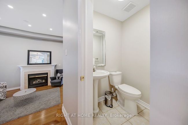23 Michael Way, Condo with 3 bedrooms, 5 bathrooms and 1 parking in Markham ON | Image 15