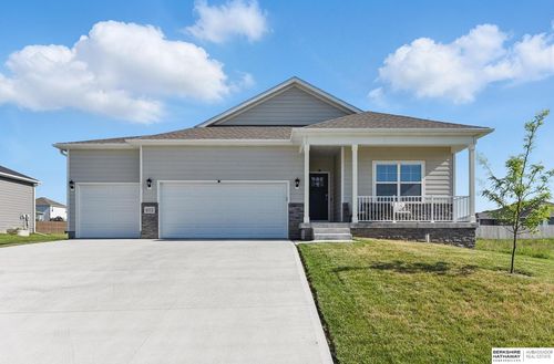6312 Centennial Rd, Papillion, NE, 68157-2200 | Card Image