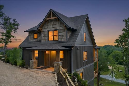 275 Vineyard Trl, Banner Elk, NC, 28604-6385 | Card Image