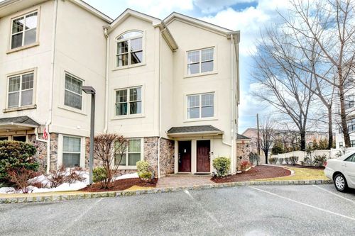 apt-2-1625 Paterson Plank Rd, Secaucus, NJ, 07094-4077 | Card Image