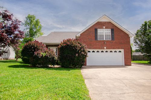 3894 Stella Dr, Clarksville, TN, 37040-5587 | Card Image