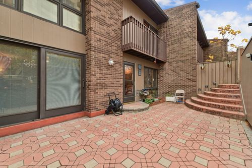 351 S Dominion Dr, Wood Dale, IL, 60191-2312 | Card Image