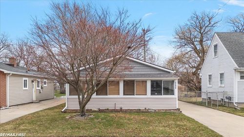 27830 Van Howe St, Roseville, MI, 48066-7924 | Card Image