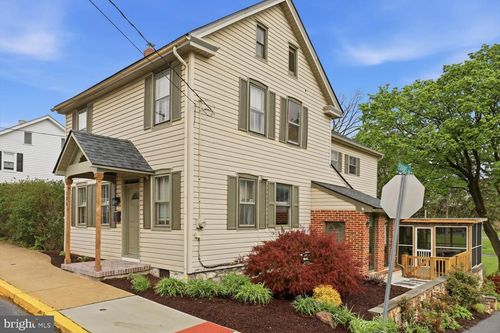 135 S Cedar St, LITITZ, PA, 17543-1905 | Card Image