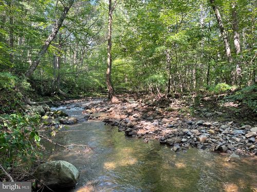 535 Old Hollow Rd, Sperryville, VA, 22740-2031 | Card Image