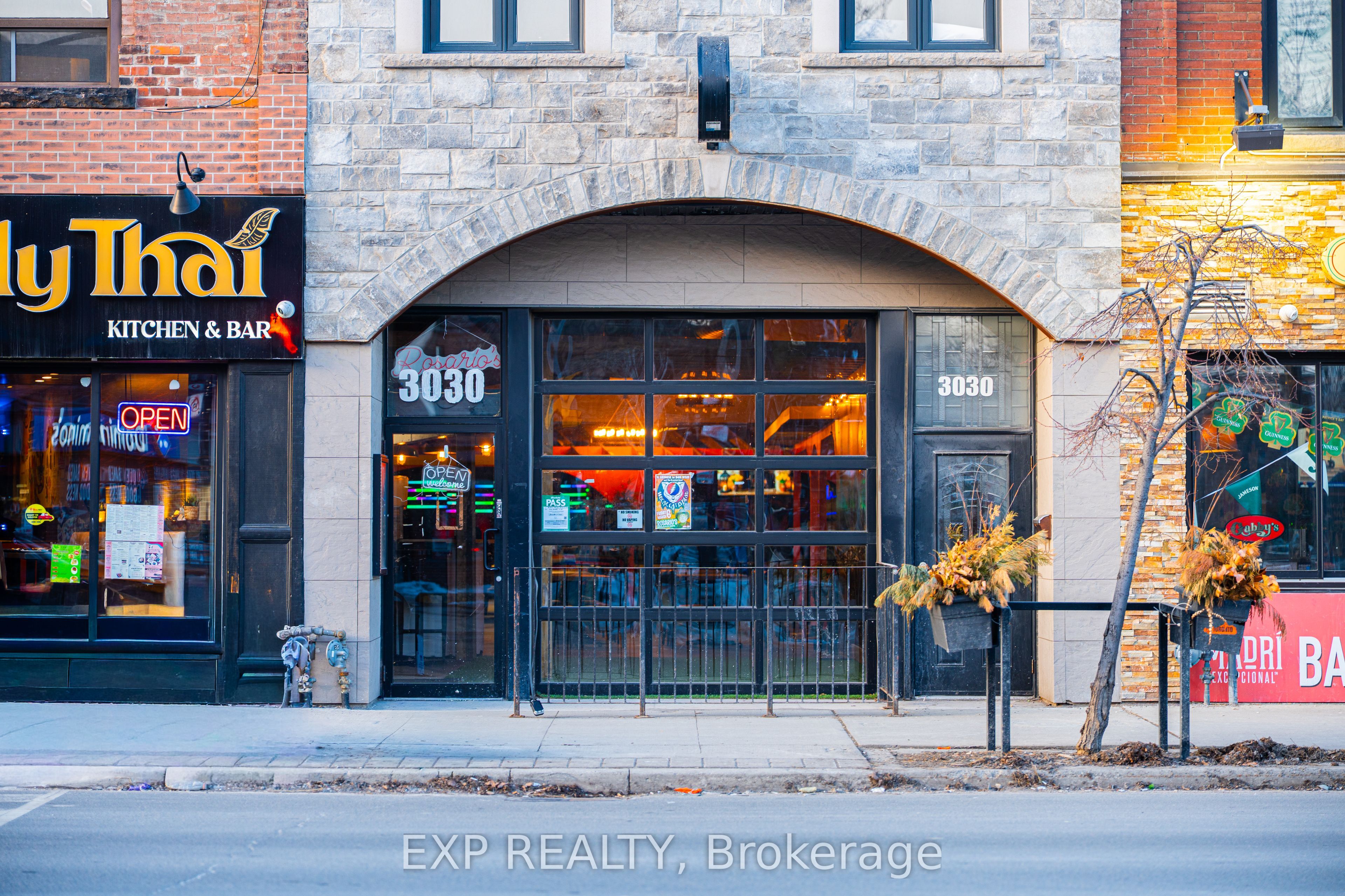 Commercial Sale in Toronto W02 2