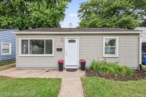 21323 La Salle Blvd, Warren, MI, 48089-5127 | Card Image