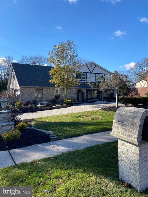 1021 Meetinghouse Rd, AMBLER, PA, 19002-4022 | Card Image