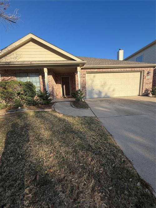 9044 Golden Sunset Trl, Fort Worth, TX, 76244-4940 | Card Image