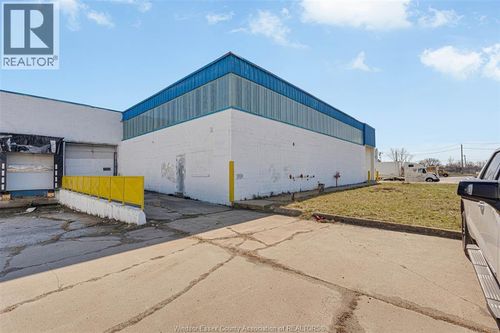 c-3324 Marentette Ave, Windsor, ON, N8X4G4 | Card Image