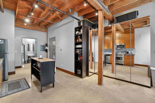 207-1725 14th St, Sacramento, CA, 95811-6674 | Card Image