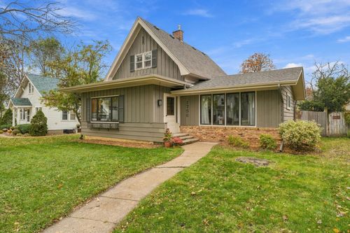 1758 W 5th St, Red Wing, MN, 55066-2007 | Card Image
