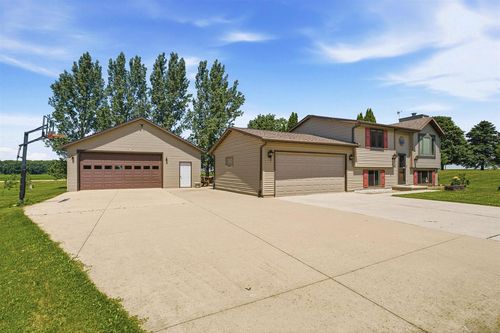 N8078 Liberty Circle, TAYCHEEDAH, WI, 53049 | Card Image