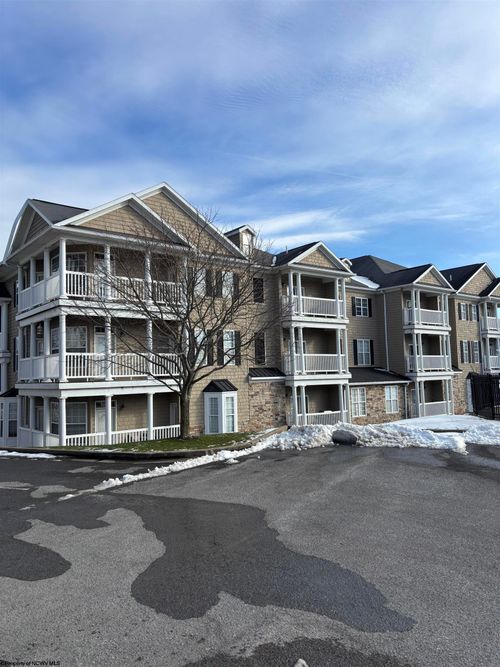 2531 Suncrest Vlg, Morgantown, WV, 26505-3842 | Card Image