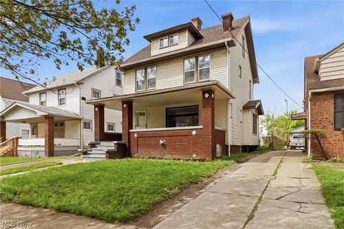 3370 E 137th St, Cleveland, OH, 44120-3902 | Card Image