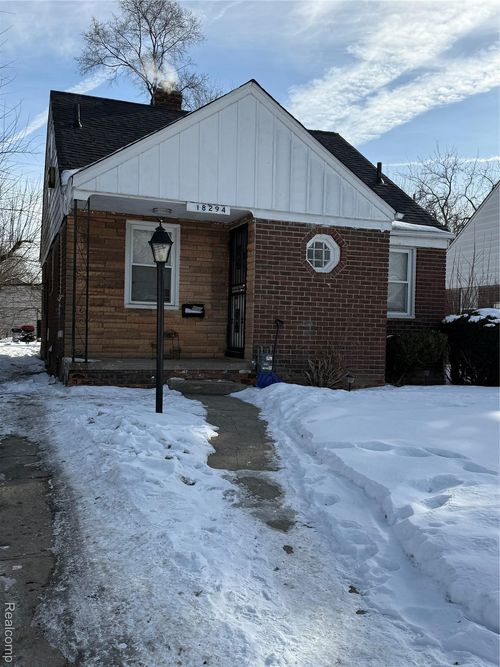 18294 Biltmore St, Detroit, MI, 48235-3222 | Card Image