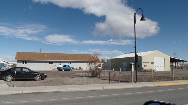 View of front of house and warehouse | Image 19
