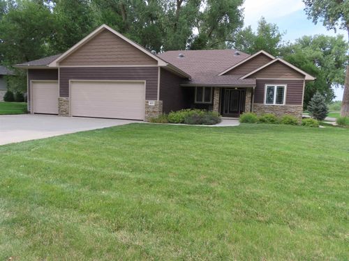 875 E Sawgrass Trl, Dakota Dunes, SD, 57049-5198 | Card Image