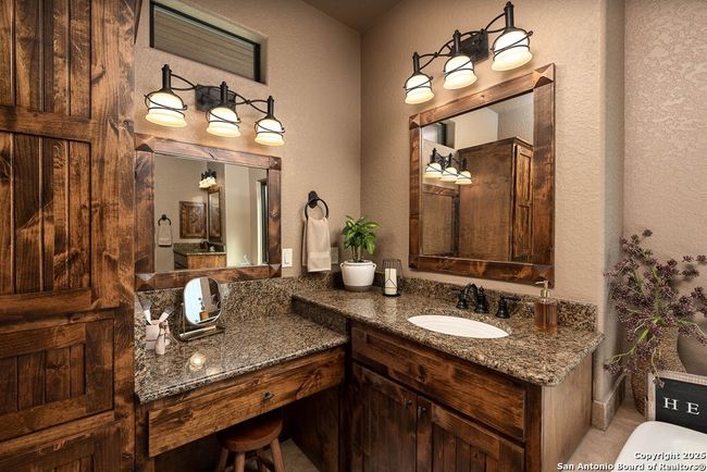 112 Juniper Pt, House other with 4 bedrooms, 5 bathrooms and null parking in Ingram TX | Image 20