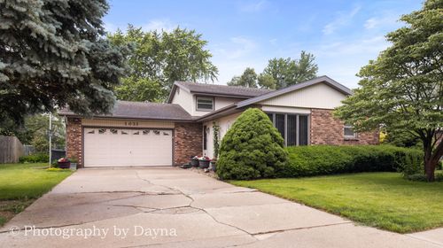 1033 Pheasant Dr, Bradley, IL, 60915-1330 | Card Image