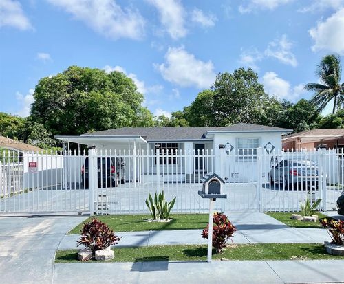 739 112th St, Miami, FL, 33168-2240 | Card Image