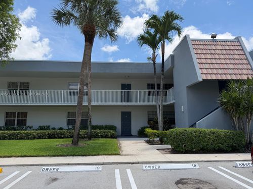 202-4261 W Palm Aire Dr, Pompano Beach, FL, 33069-4068 | Card Image