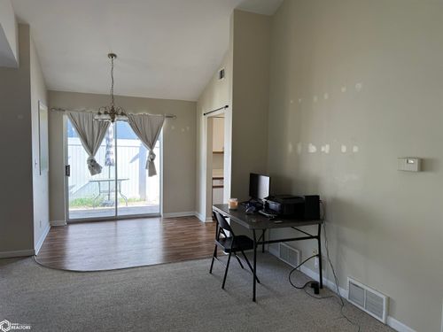 908 W Nishna Rd, Shenandoah, IA, 51601-2110 | Card Image